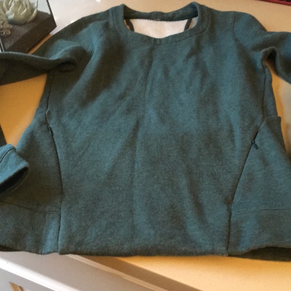 Tops - Awesome LULULEMON Go endeavor open back sweatshirt Tops - Awesome LULULEMON Go endeavor open back sweatshirt